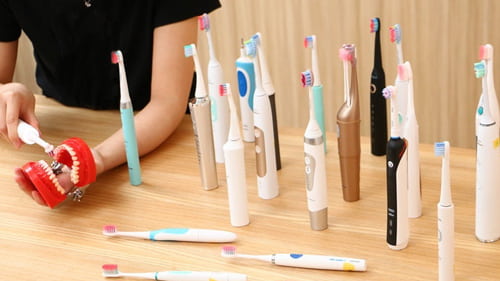All about the sonic toothbrush: differences, pros and cons